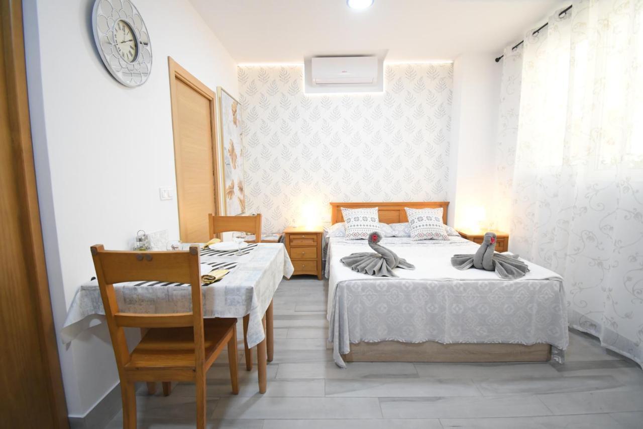 Jara Apartments ! Malaga Zewnętrze zdjęcie